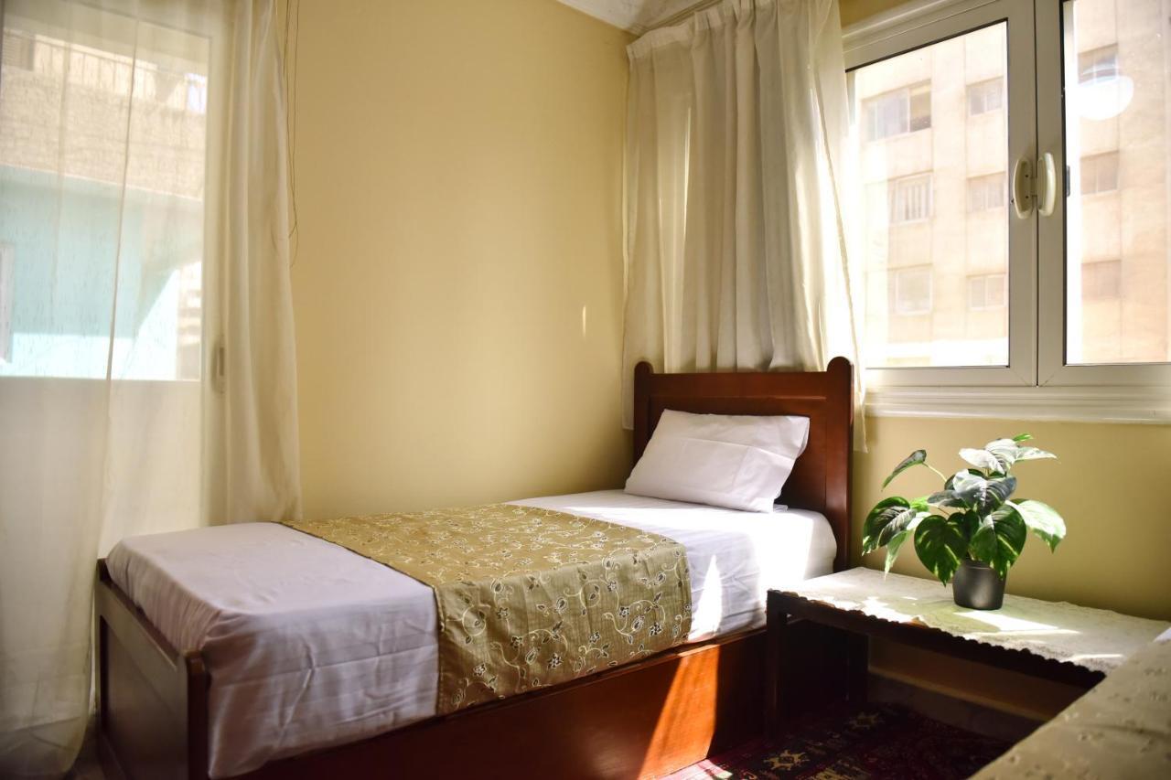 Two-Bedroom Apartment At Mohamed Farid Street Cairo Exterior photo